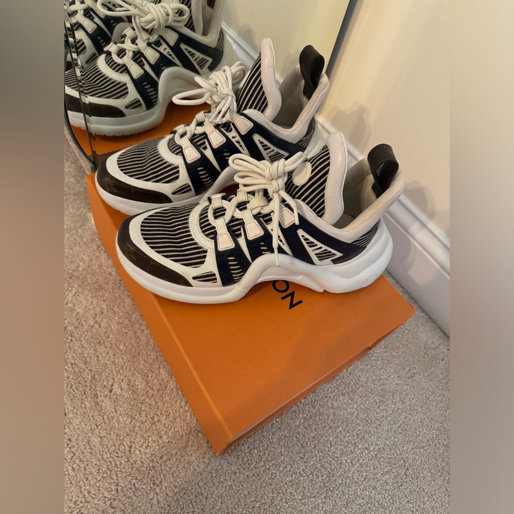 LV archlight sneaker - Picture 5 of 6